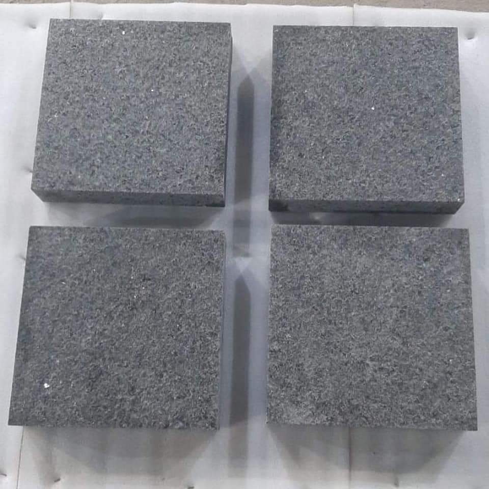 black granite cobblestone pavers